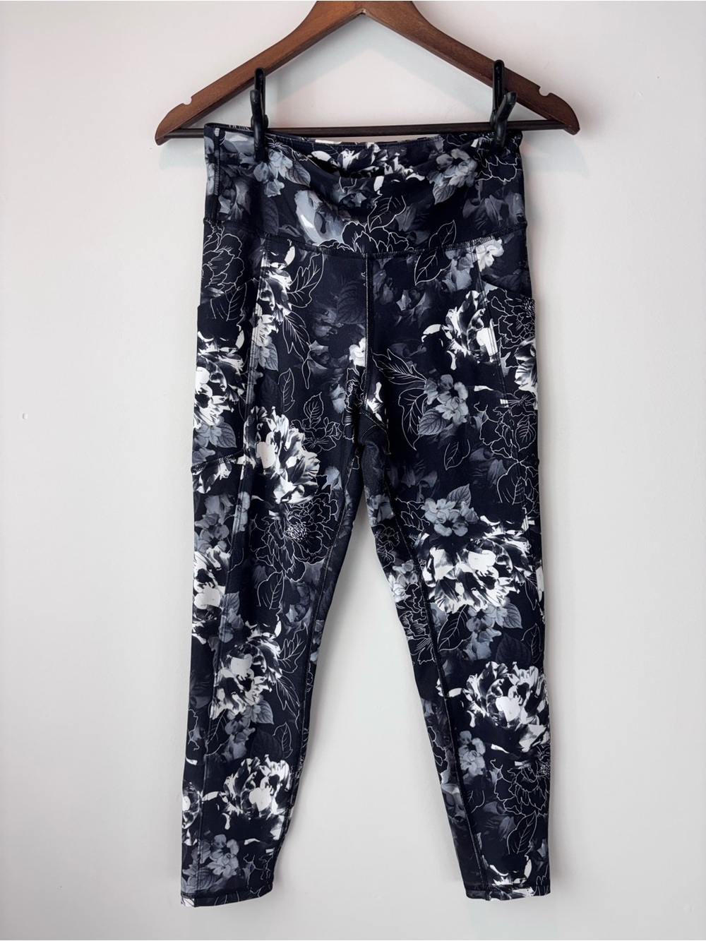 Balance Collection Black & White Floral High-Waist Leggings